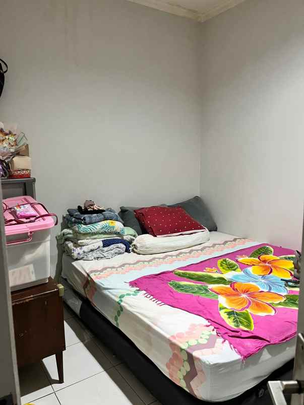 dijual rumah di kemang pratama 5 bekasi