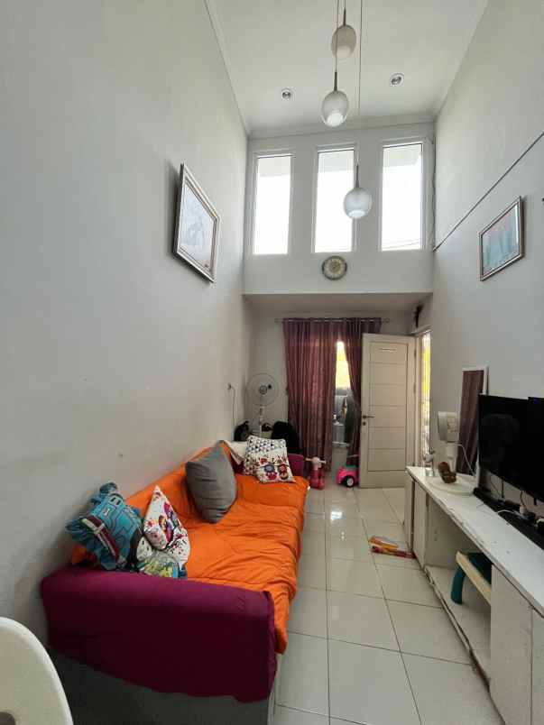 dijual rumah di kemang pratama 5 bekasi