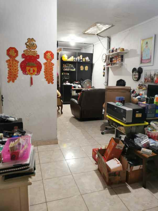 dijual rumah di mangga besar taman sari jakarta barat