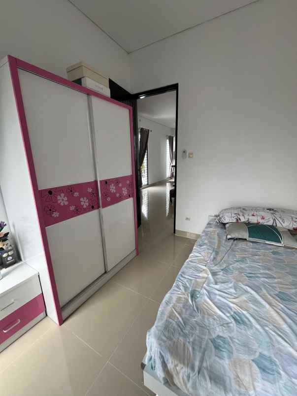 dijual rumah di perum elit colomadu karanganyar