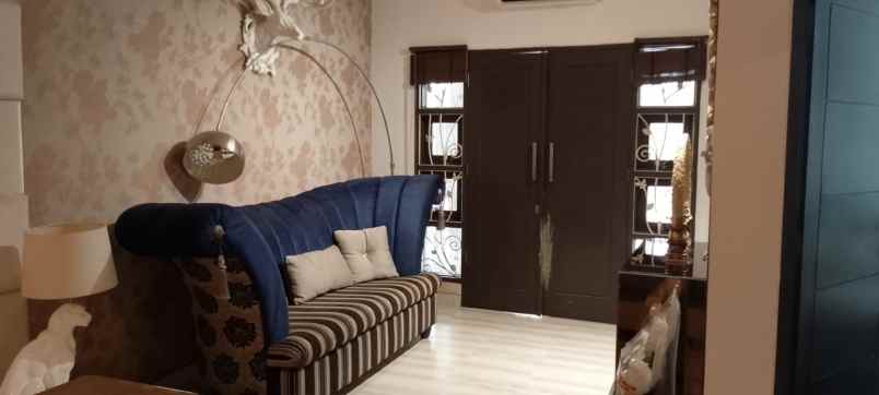 dijual rumah di raffles hills cibubur furnished
