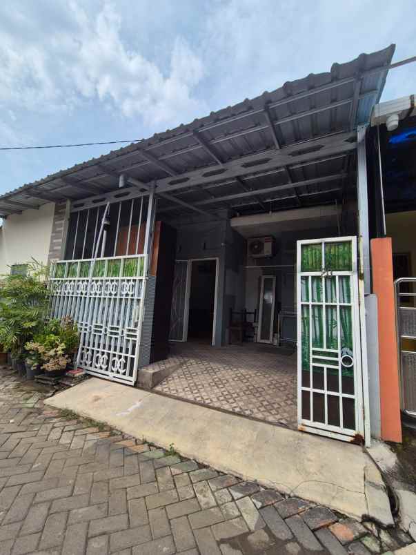 dijual rumah di sentimen semarang