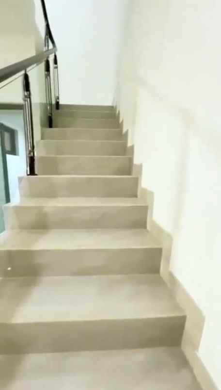 dijual rumah dian istana