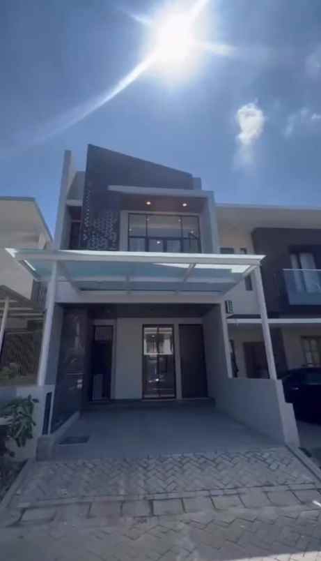 dijual rumah dian istana