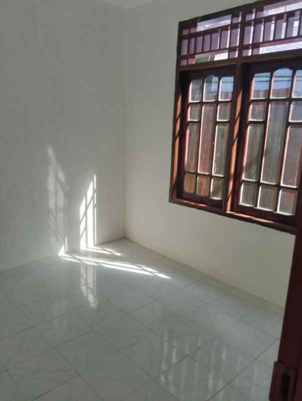 dijual rumah dijual rumah di jl aki