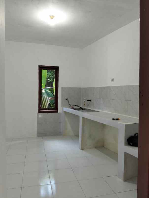 dijual rumah dijual rumah di jl aki