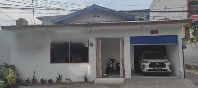 dijual rumah duren sawit