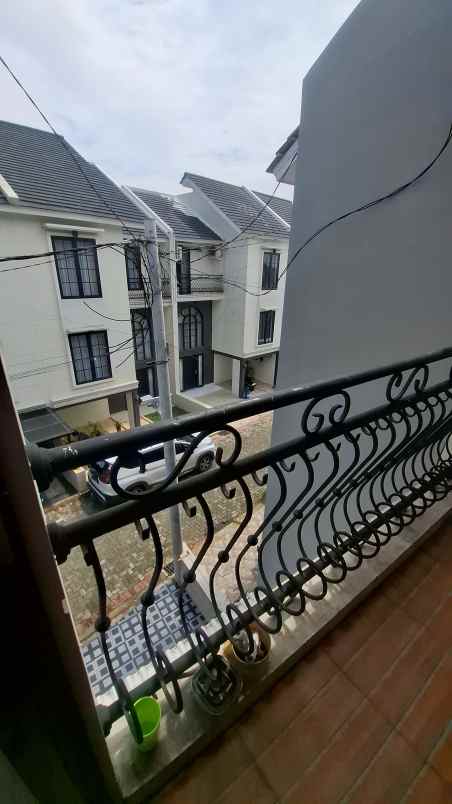 dijual rumah duta premier cibubur