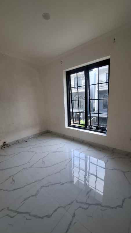 dijual rumah duta premier cibubur