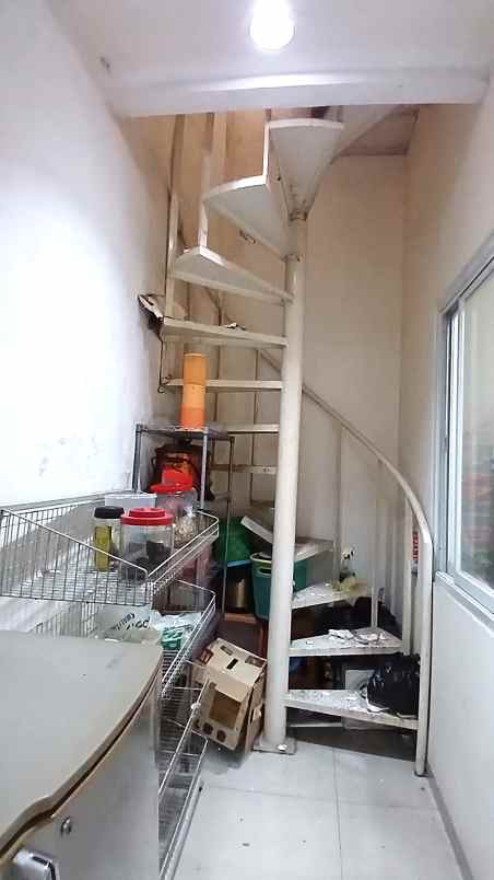 dijual rumah gading griya lestari