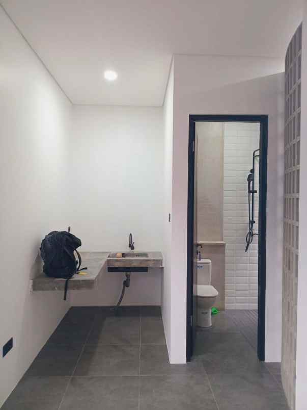 dijual rumah gatot subroti