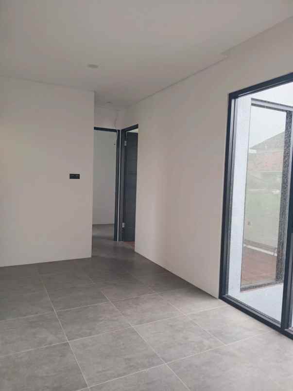 dijual rumah gatot subroti