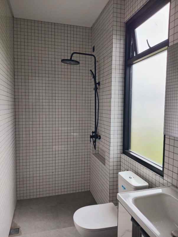 dijual rumah gatot subroti