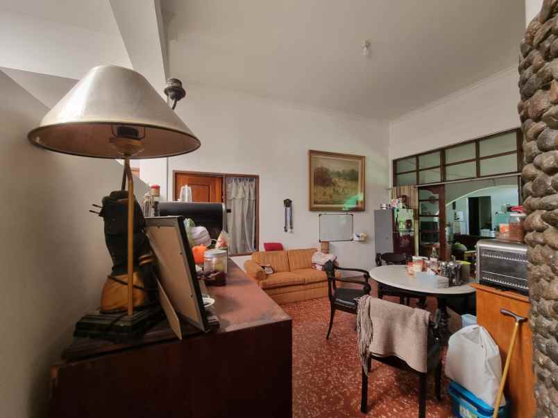 dijual rumah gaya klasik di sutawinangun cirebon