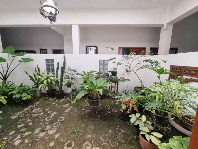 dijual rumah gaya klasik di sutawinangun cirebon