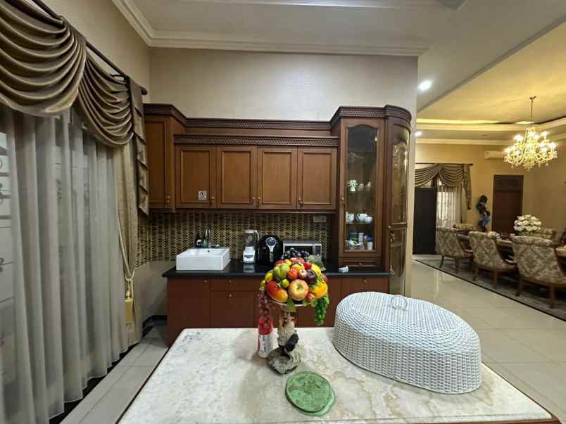 dijual rumah gayung kebonsari