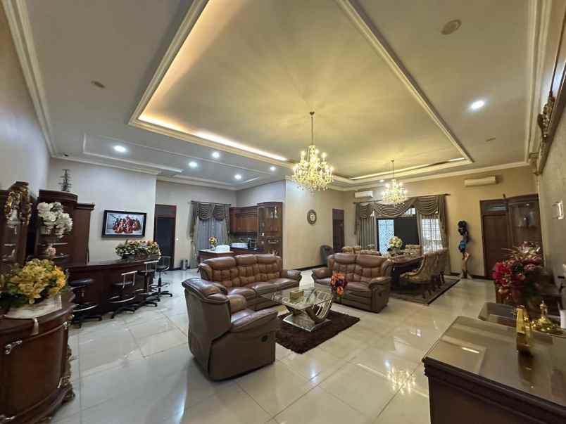 dijual rumah gayung kebonsari