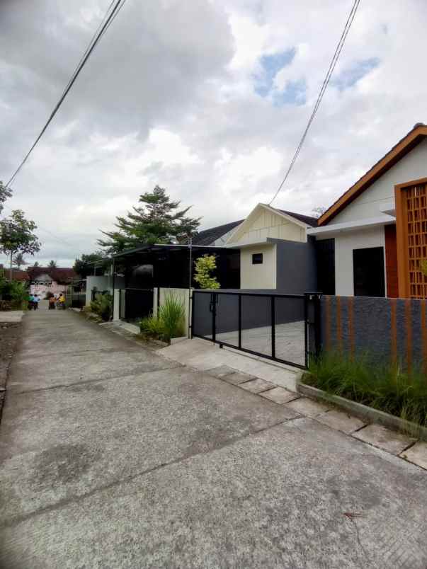 dijual rumah gentan ngebo