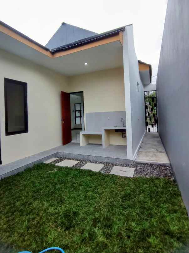 dijual rumah gentan ngebo
