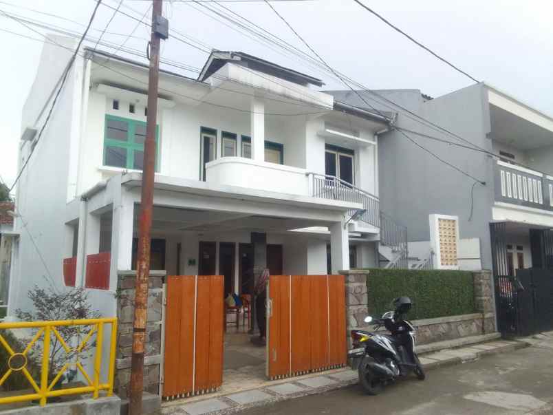 dijual rumah graha bukit raya