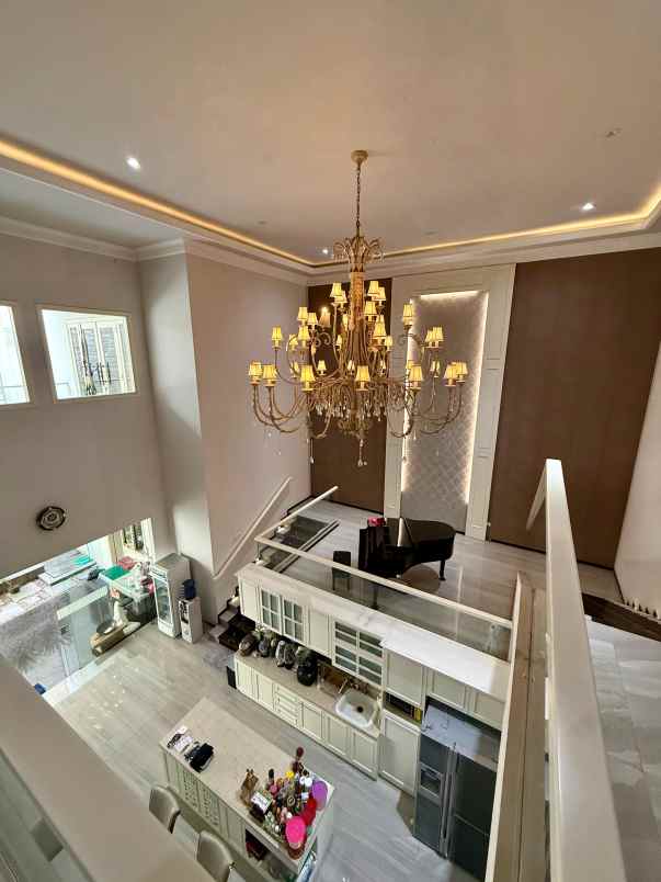 dijual rumah graha famili