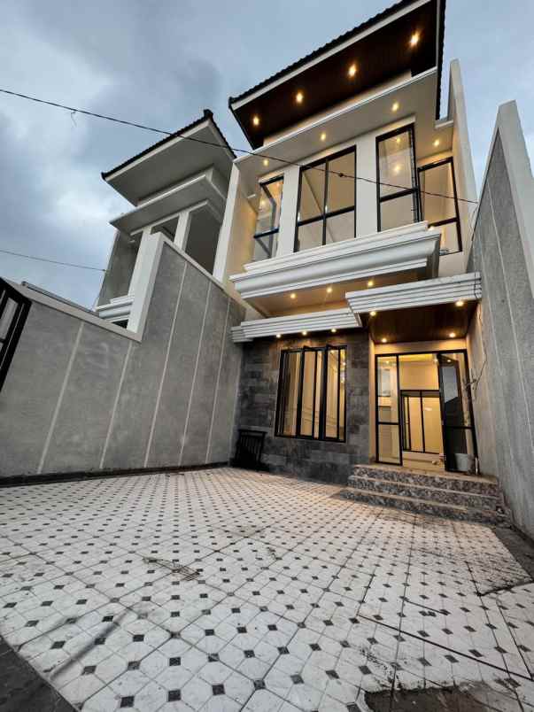 dijual rumah greenlake wonorejo