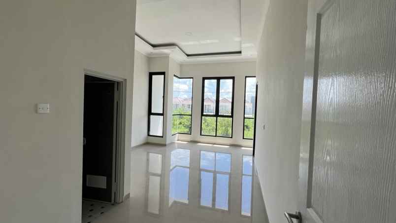 dijual rumah greenlake wonorejo