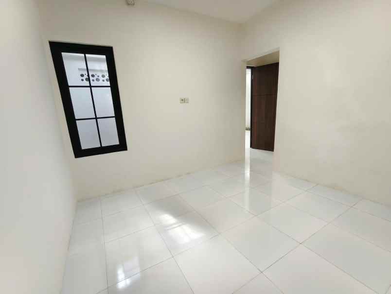 dijual rumah greges
