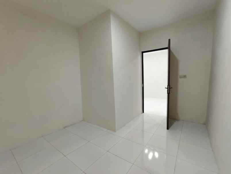 dijual rumah greges