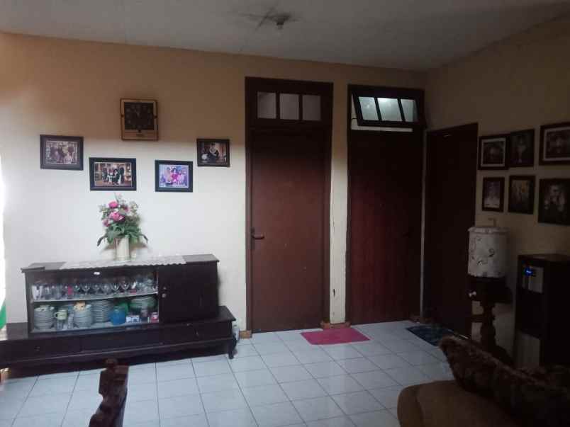 dijual rumah griya kebraon