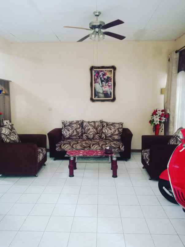 dijual rumah griya kebraon