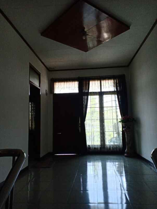 dijual rumah gunung batu pasteur