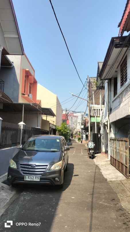 dijual rumah itc cempaka putih