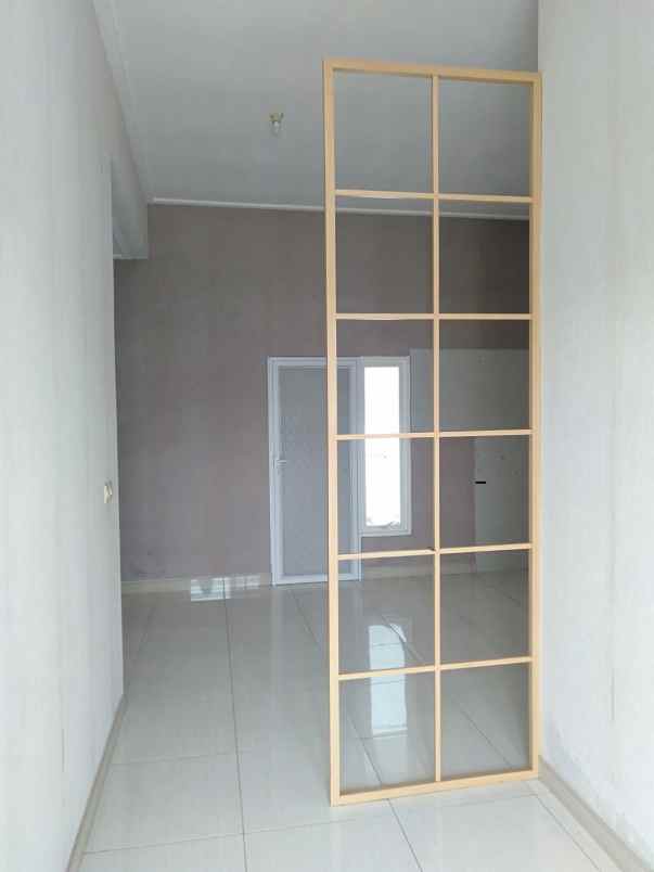 dijual rumah jade hamlet menganti surabaya