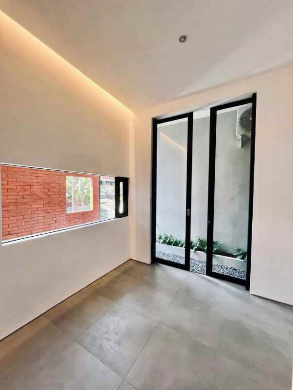 dijual rumah jagakarsa