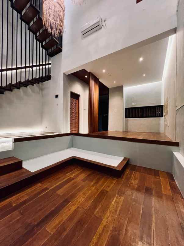 dijual rumah jagakarsa