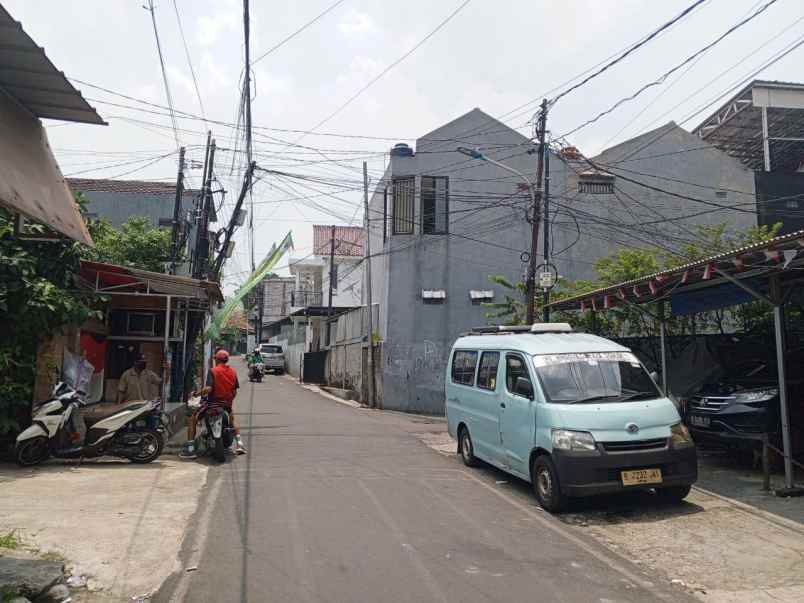 dijual rumah jagakarsa