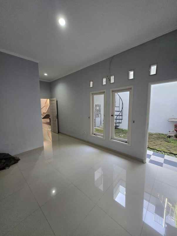 dijual rumah jagakarsa