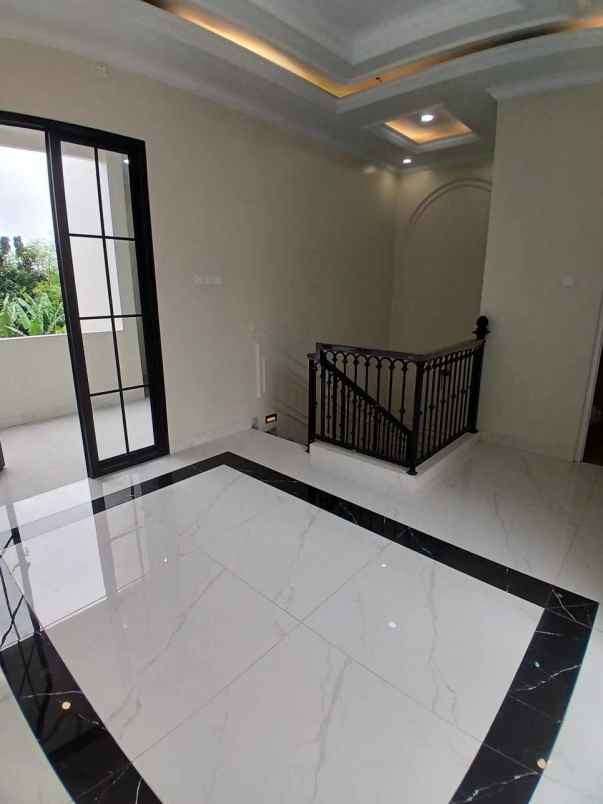 dijual rumah jagakarsa