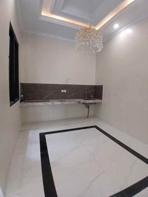 dijual rumah jagakarsa