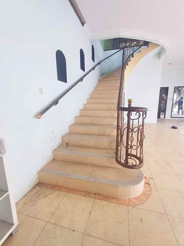 dijual rumah jagakarsa