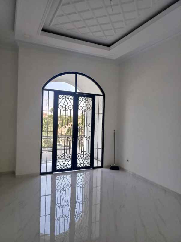 dijual rumah jagakarsa jakarta selatan