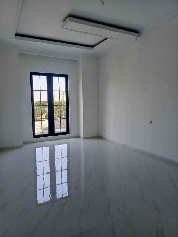 dijual rumah jagakarsa jakarta selatan