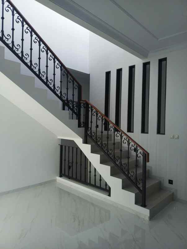 dijual rumah jagakarsa jakarta selatan