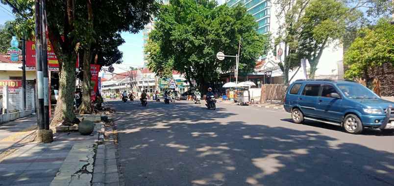 dijual rumah jalan aceh