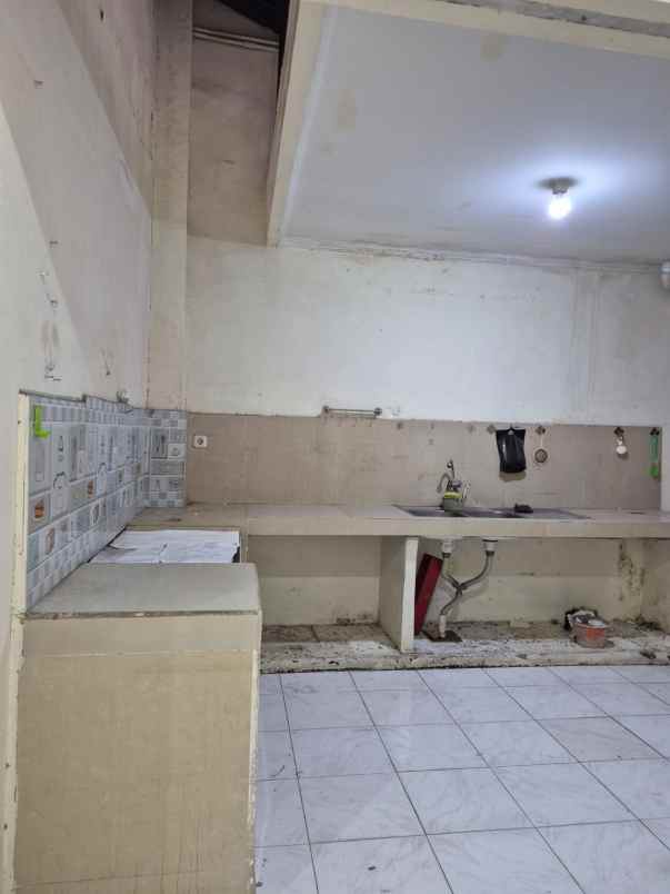dijual rumah jalan bisma v blok 11