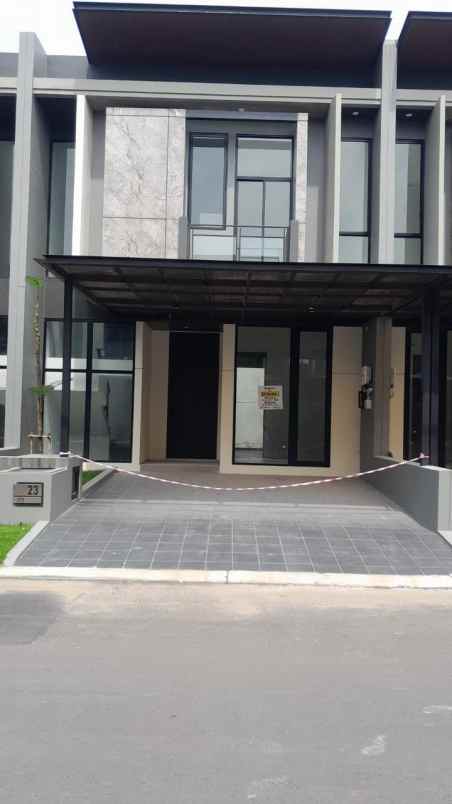 dijual rumah jalan citraland district 9