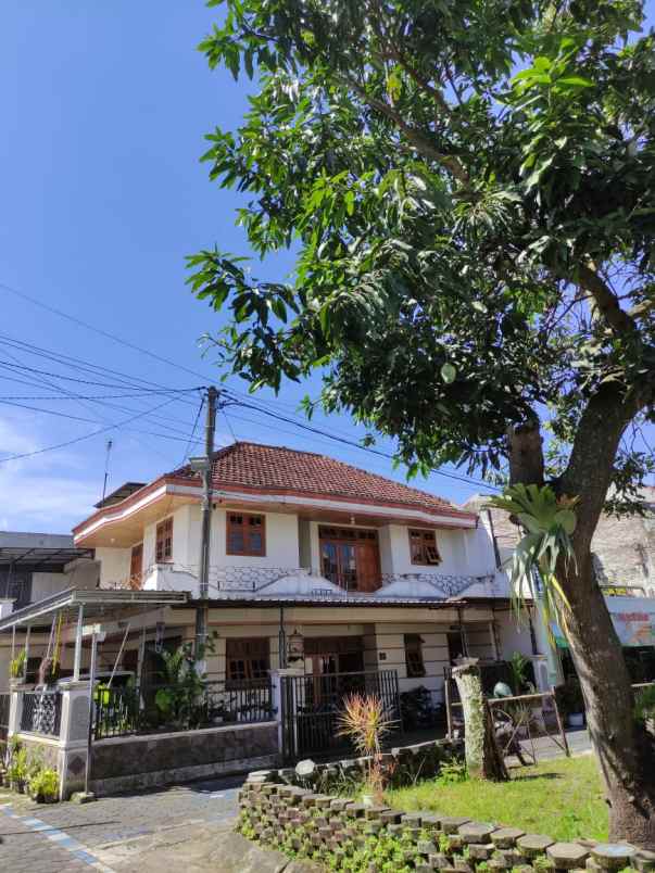 dijual rumah jalan danau ranau sawojajar