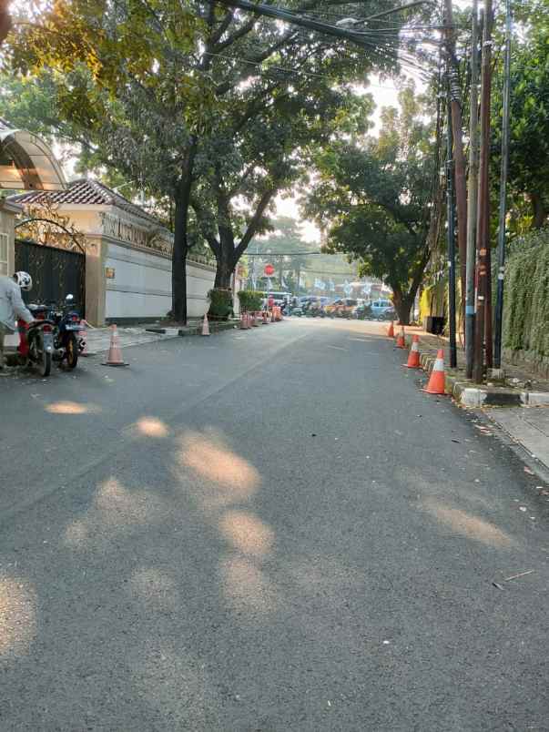 dijual rumah jalan dr kusuma atmaja