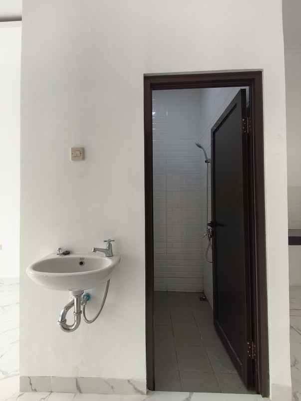 dijual rumah jalan h muhari jatimulya